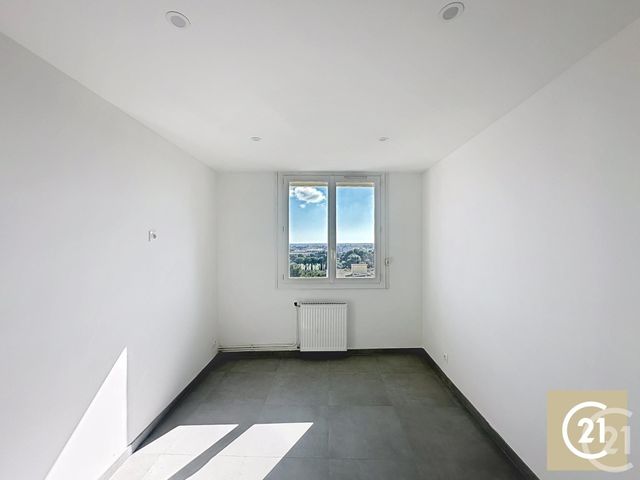 Afficher la photo en grand Appartement F3 à vendre - 3 pièces - 60.26 m2 - BEZIERS - 34 - LANGUEDOC-ROUSSILLON - Century 21 Comminges Immobilier