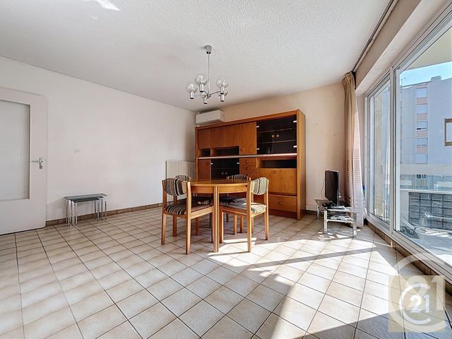 Afficher la photo en grand Appartement à vendre - 3 pièces - 60.43 m2 - BEZIERS - 34 - LANGUEDOC-ROUSSILLON - Century 21 Comminges Immobilier