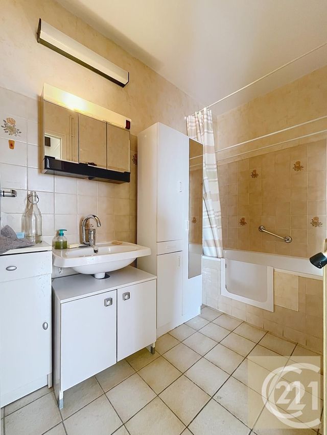 Afficher la photo en grand Appartement à vendre - 3 pièces - 60.43 m2 - BEZIERS - 34 - LANGUEDOC-ROUSSILLON - Century 21 Comminges Immobilier