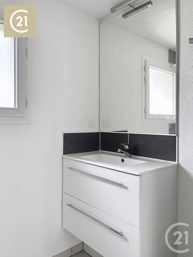 Afficher la photo en grand Appartement F2 à vendre - 2 pièces - 40.34 m2 - SAUVIAN - 34 - LANGUEDOC-ROUSSILLON - Century 21 Comminges Immobilier