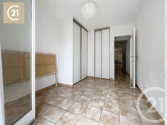 Afficher la photo en grand Appartement F3 à vendre - 3 pièces - 77.35 m2 - BEZIERS - 34 - LANGUEDOC-ROUSSILLON - Century 21 Comminges Immobilier