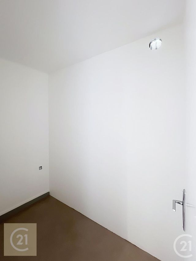 Afficher la photo en grand Appartement F3 à louer - 3 pièces - 89.0 m2 - BEZIERS - 34 - LANGUEDOC-ROUSSILLON - Century 21 Comminges Immobilier