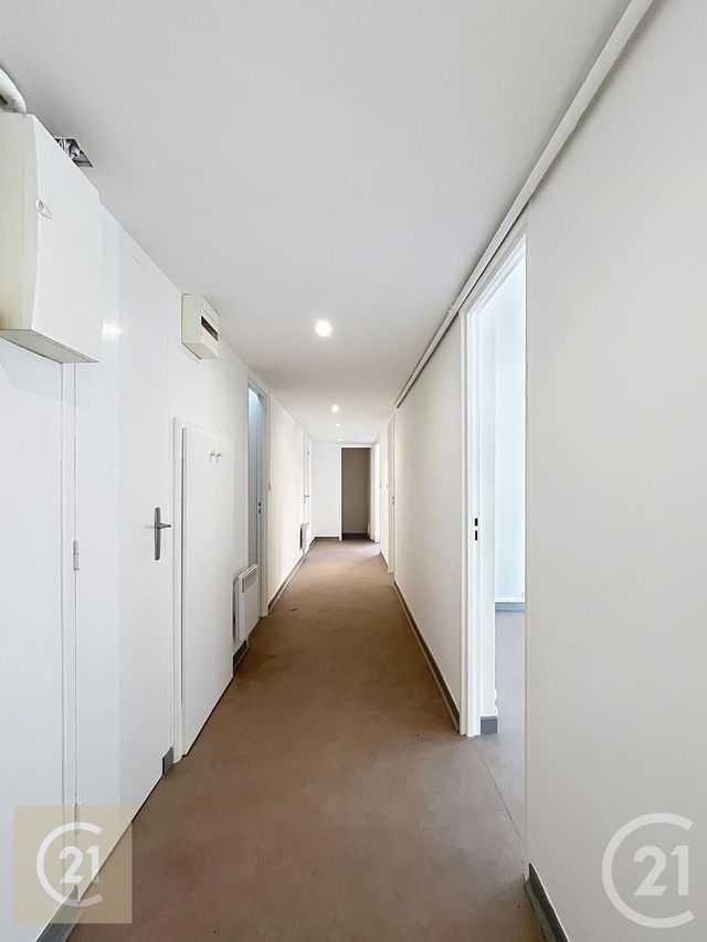 Afficher la photo en grand Appartement F3 à louer - 3 pièces - 89.0 m2 - BEZIERS - 34 - LANGUEDOC-ROUSSILLON - Century 21 Comminges Immobilier