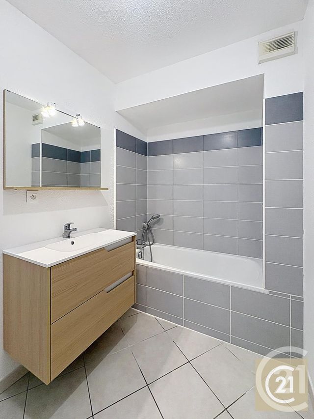 Appartement F3 à vendre - 3 pièces - 56.28 m2 - BEZIERS - 34 - LANGUEDOC-ROUSSILLON - Century 21 Comminges Immobilier