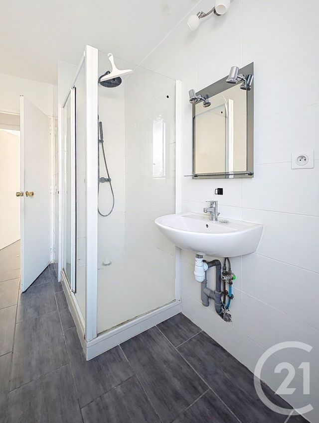 Appartement T3 à vendre - 3 pièces - 70.3 m2 - BEZIERS - 34 - LANGUEDOC-ROUSSILLON - Century 21 Comminges Immobilier