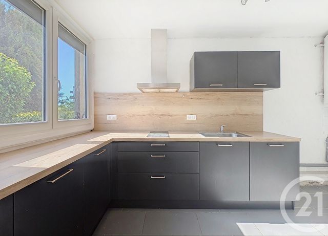 Appartement T3 à vendre - 3 pièces - 70.3 m2 - BEZIERS - 34 - LANGUEDOC-ROUSSILLON - Century 21 Comminges Immobilier